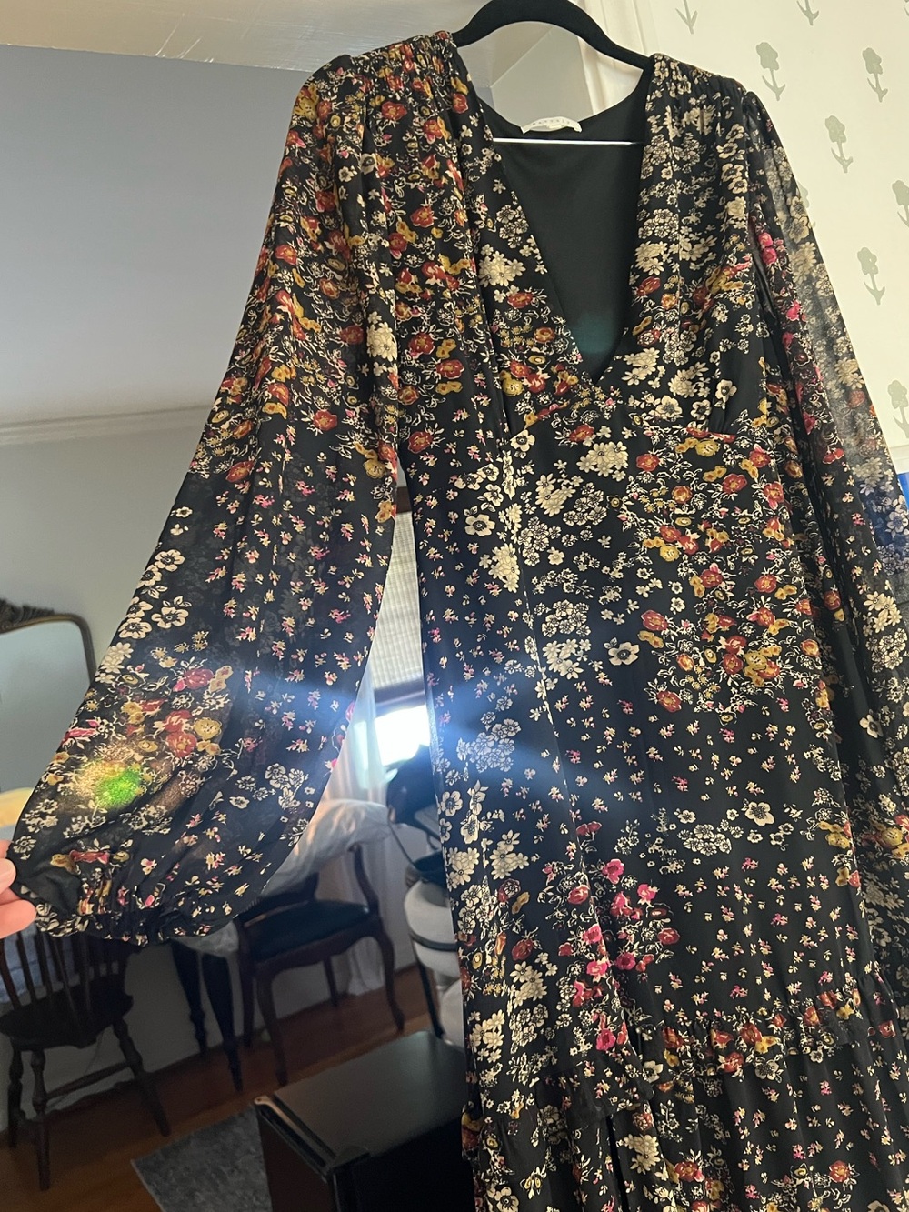 Shop Henly Baevely long sleeve maxi dress black florals - Picture 4 of 10
